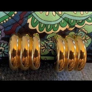 Joan Rivers vintage gold tone clip on earrings